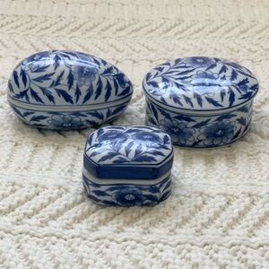 Maitland Smith Blue and White Porcelain Trinket Boxes Set